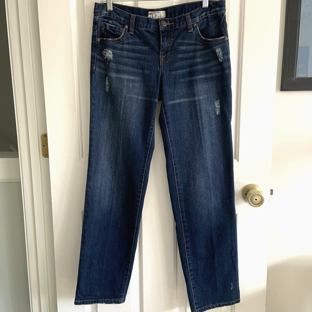 Free People FP Relaxed Straight Leg Dark Wash Blue Denim Jeans sz 27 distressed